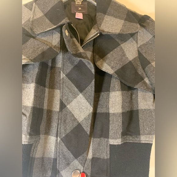 LIKE NEW Y2K FOREVER 21 WOMEN’S GRAY/BLACK PLAID CROPPED BOMBER JACKET SZ LARGE - Picture 3 of 7